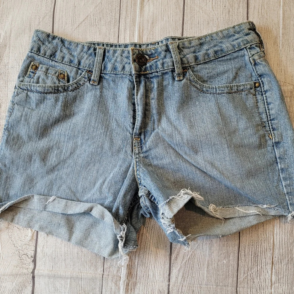 Levi Strauss Signature Women's •Size 10• Denim Shorts 4 inch raw hem - Picture 1 of 7
